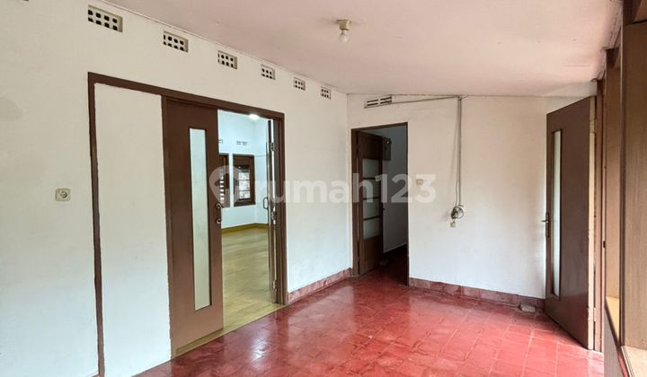 The Dago wing house next to the Satay Building, land pocket inside. 2