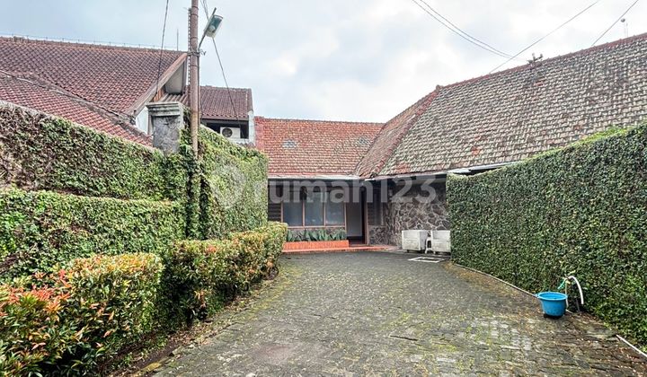Rumah di Sayap Riau Sayap Dago Dekat Gedung Sate Bandung Kota 1