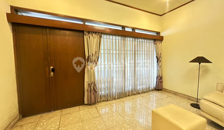 House in the Center of Bandung City, Riau Martadinata, Negotiable Price 2