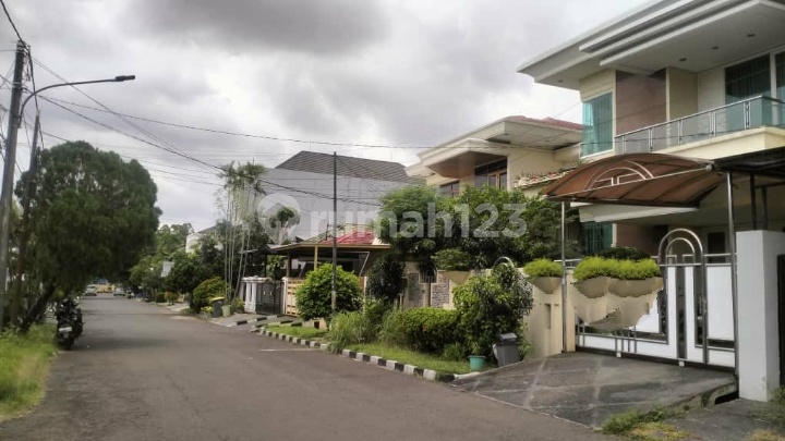 Rumah 2 Lantai di Taman Alfa Indah Joglo 2