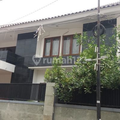 Rumah Cantik 2 Lt Di Bendi Kebayoran Lama  2
