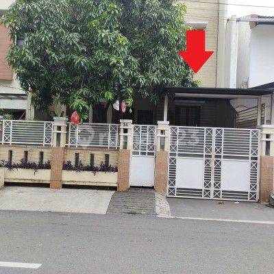 RUMAH 2 LANTAI DI  PONDOK INDAH JAKARTA SELATAN  1