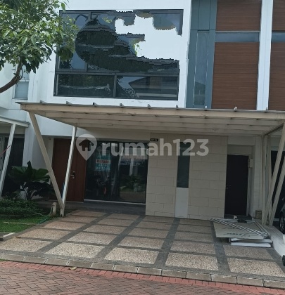 Rumah Cantik di The Riviera Metland Puri 2