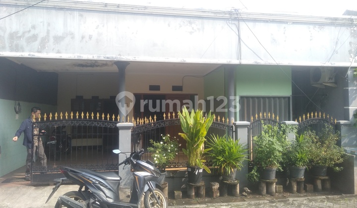 Rumah 1 1/2 Lantai Di Barata Karang Tengah