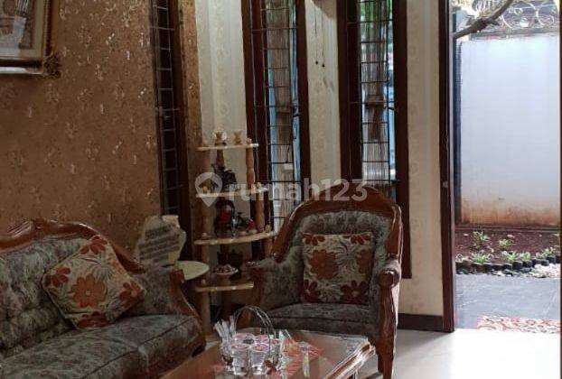 Rumah megah kokoh sangat strategis bebas banjir di Otista Jakarta timur 4
