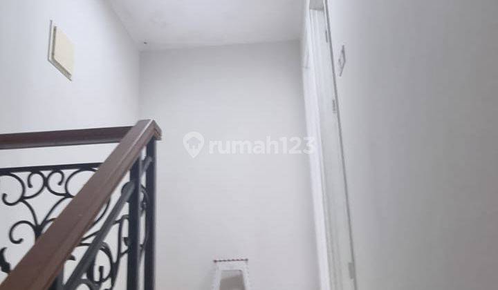 Disewakan Rumah Rapi 2 Lantai Cluster Elista Village Gading Serpong 4
