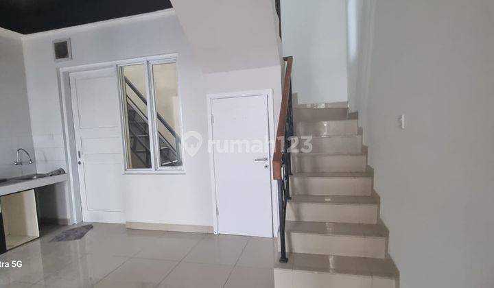 Disewakan Rumah Rapi 2 Lantai Cluster Elista Village Gading Serpong 5
