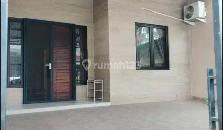 Disewakan Rumah 2 Lantai Melati Mas Serpong Rapi Semi Furnished 1