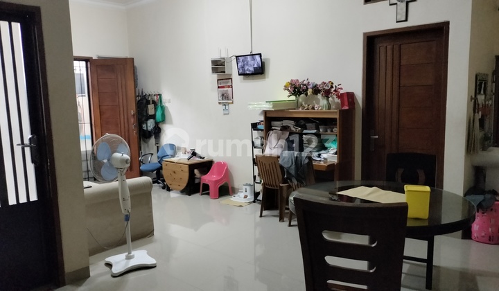 Dijual Rumah 2 Lantai di Porisposisi Hoek 2