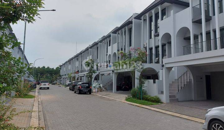 Disewakan Rumah 3 Lantai Cluster Aether Greenwich Rapi Siap Huni 1