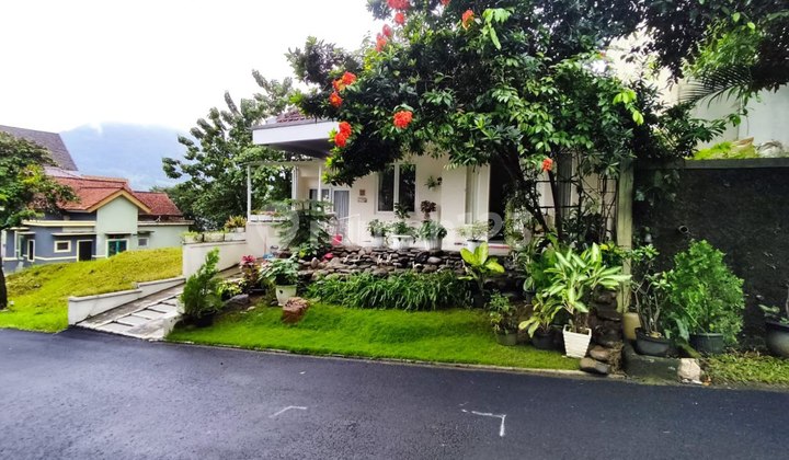 Rumah Cozy Asri View Pegunungan Furnished Di Sentul Bogor Rumah Cozy Asri View Pegunungan Furnished Di Sentul Bogor