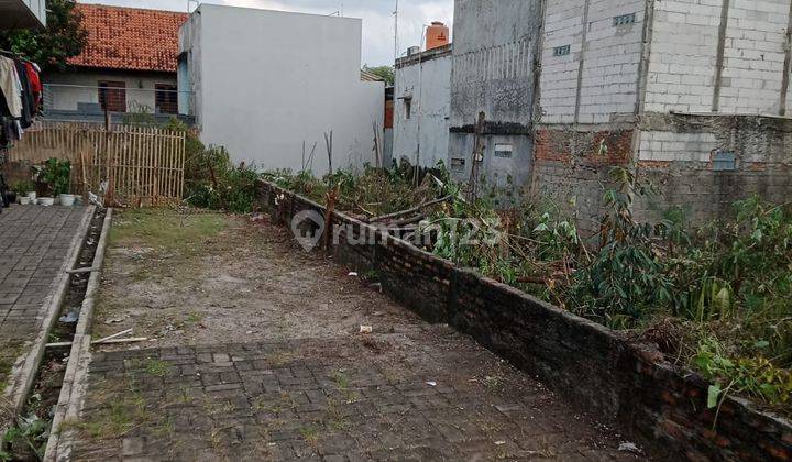Tanah Luas Bonus Rumah Kost2an aktif selangkah ke Jl. Raya Ratna 3