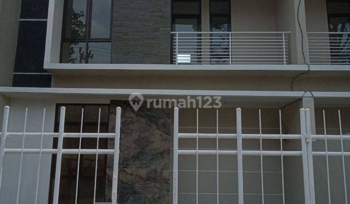 RUMAH 2lt di di Ciangsana Cibubur Dkt Kota Wisata Bebas Banjir 3