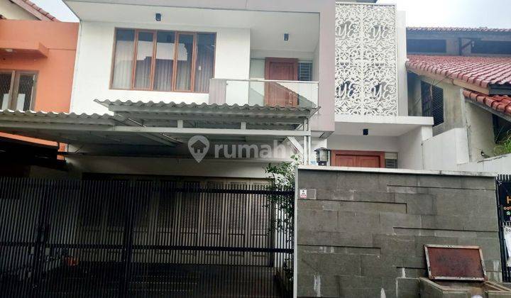 RUMAH MEWAH 2LT dgn MINI SWIMMING POOL di JL RATNA JATIBENING  1