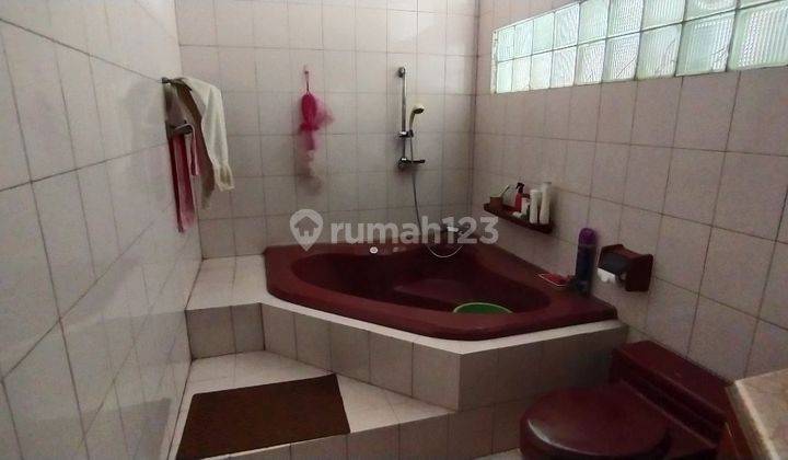 RUMAH HITUNG TANAH LT 420m STRATEGIS 50m ke Holliday In di PASTEUR 2