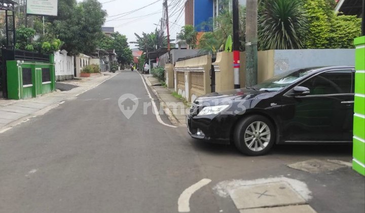 Modern 3-Story Strategic House Near BRIN in Kalisari, Pasar Rebo, East Jakarta 2