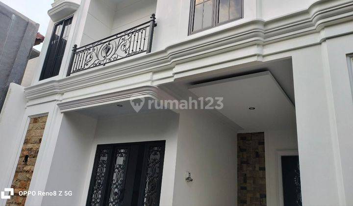 Rumah Mewah 2Lt American Classic Pinggir JL Raya di Jagakarsa  2