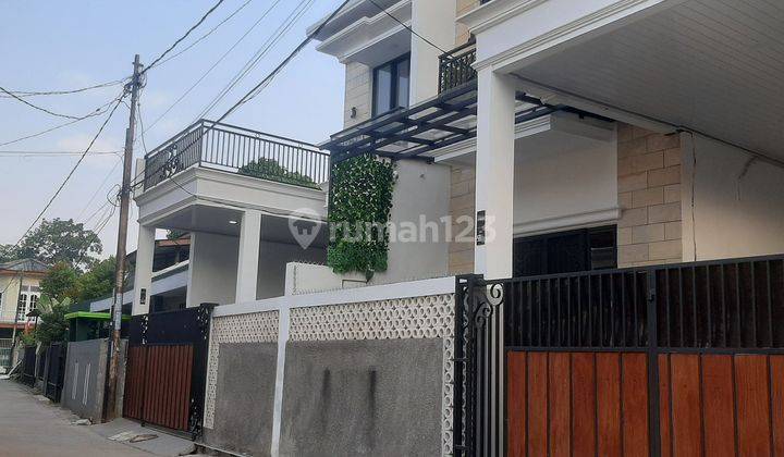 Rumah Mewah 2lt Ada Rooftop Dkt Ke Jl Raya Jatiwaringin  1