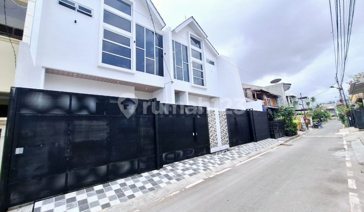Rumah Baru 2lt Bata Merah Strategis Lb 200 Di Pondok Kelapa