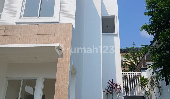 Rumah 3lt Luas 215m² Dlm Perumahan Elit Mediteranian 1 Di Sentul Rumah 3lt Luas 215m² Dlm Perumahan Elit Mediteranian 1 Di Sentul