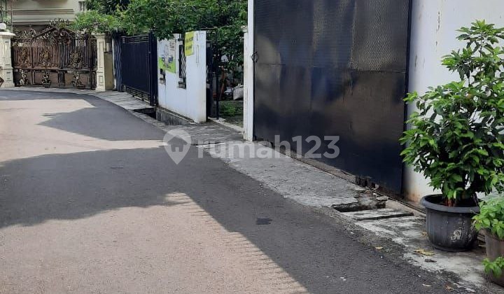 Luxury House with Exclusive Boarding Houses Bonus Near Arion in Rawamangun 2