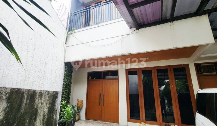 Luxury 2-Front House 5 Minutes to MRT Jurang Mangu in Bintaro Sector 9 2