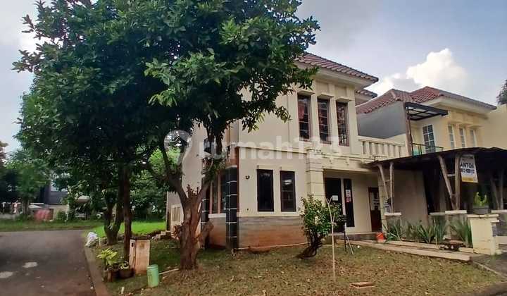 For Sale. Hook House in Legenda Wisata Cibubur.