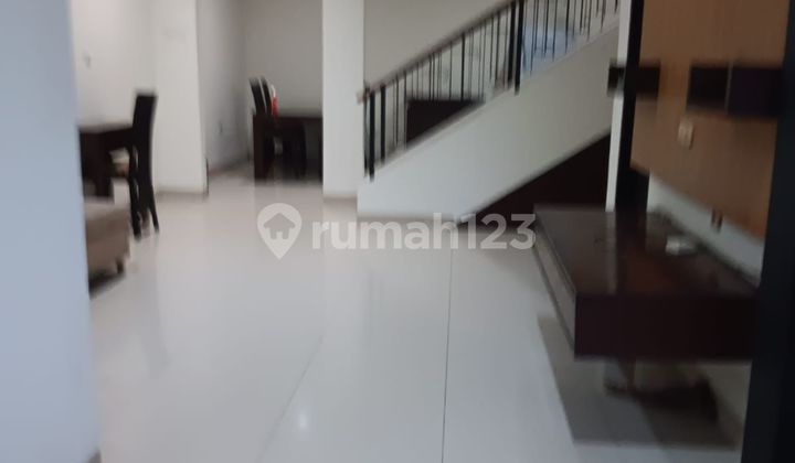 Disewakan.rumah.semi.furnish.di.legenda.wisata 2