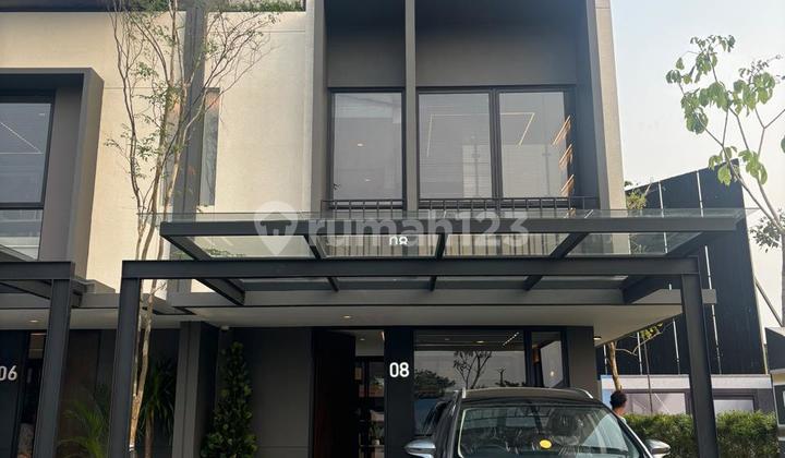 3-Story House 4 Bedrooms Location Near Gading Serpong 2.5% Down Payment 3-Story House 4 Bedrooms Location Near Gading Serpong 2.5% Down Payment