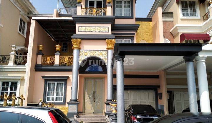 Rumah mewah di CLUSTER VIA L 'OBELISCO. (CLUSTER BELLANO) 3 Lantai SHM Bagus Sekali Semi Furnished 1