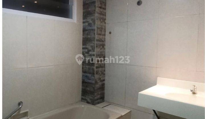 Rumah 2 lantai SHM di sektor 2 bintaro jaya dekat ke akses toll  4