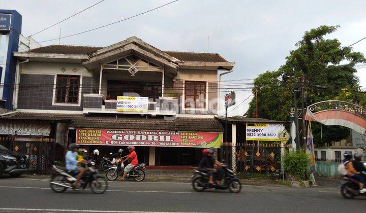 COKROAMINOTO, SUPER STRATEGIS, PUSAT KOTA JOGJA, SELANGKAH MALIOBORO KERATON. DIKELILINGI PERBANKAN, PERKANTORAN, PERDAGANGAN, ACE HARDWARE, DLL. HOOK, SUPER LEBAR 16 METER, PARKIRAN DEPAN LUAS PANJANG 3 METER. 2