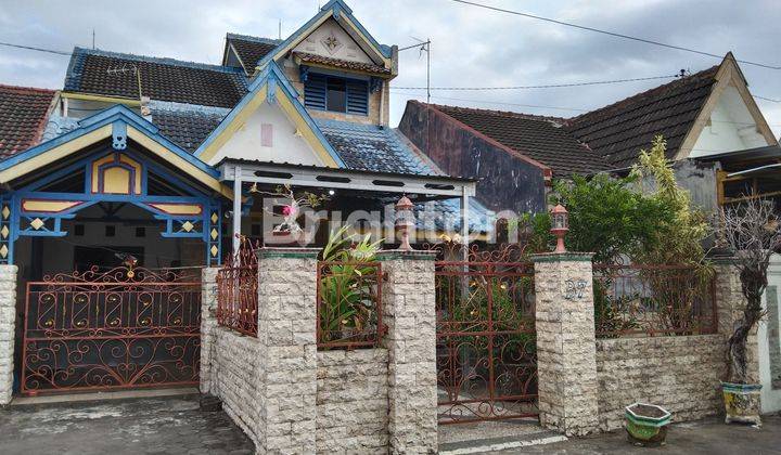 RUMAH BESAR DI AREA JOGJA BARAT, DAERAH PADAT PENDUDUK YANG BERKEMBANG PESAT 1 KM MIROTA GODEAN2,9 KM TUGU MALIOBORO 1