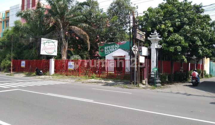 Commercial Area of Batik Village, Jl. Raya Dr. Rajiman Laweyan Solo