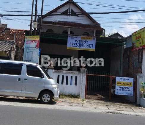 Warehouse by Parangtritis Ring Road Highway Warehouse by Parangtritis Ring Road Highway