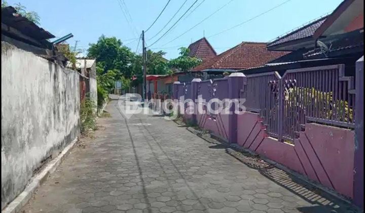 Spacious house in Sorowajan near Ambarukmo Plaza