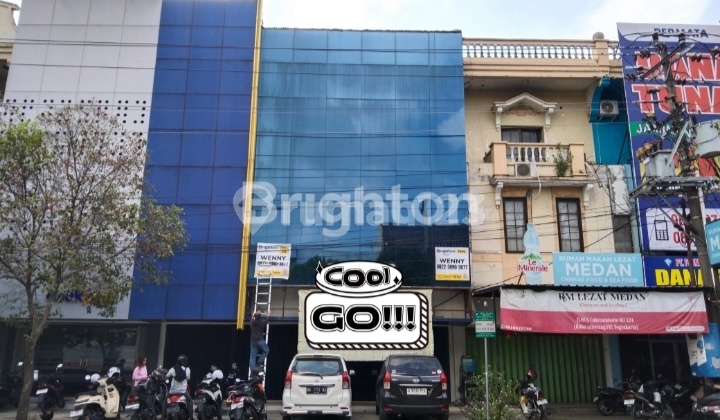 Three-Story Shop House in Cokroaminoto Central City Commercial Area
