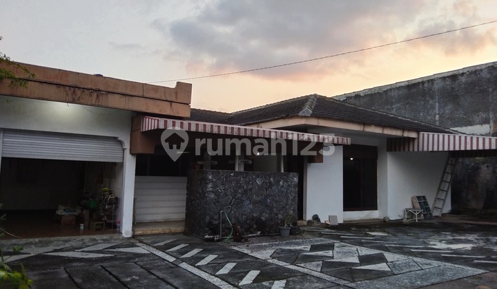 Super Strategis, Jl. Pandega, Area Komersial