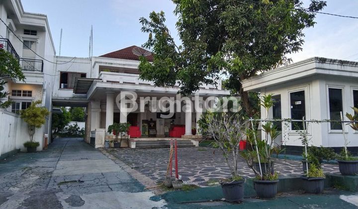 Mid-Range Star Hotel in the City Center Near Malioboro 2
