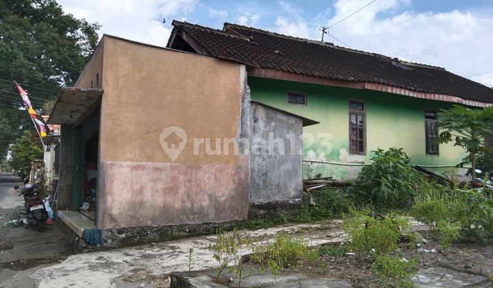 Kaliurang Km 15 Commercial Property 2