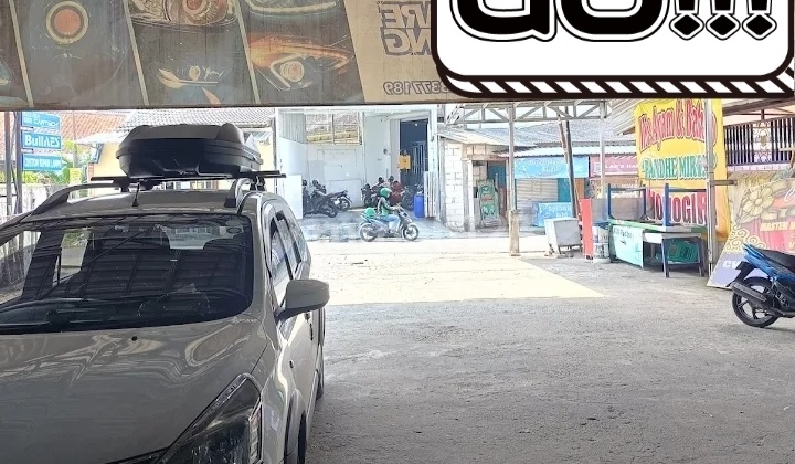 Jambon Street. Magelang Land Bonus Shop Building