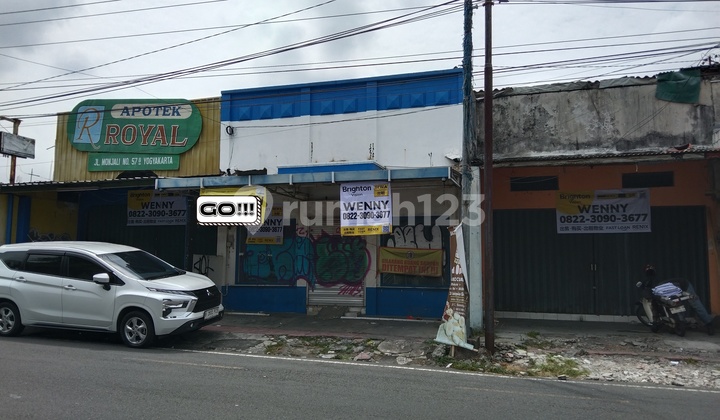 Monjali Near UGM Campus, Three Shophouses Combined into One 1