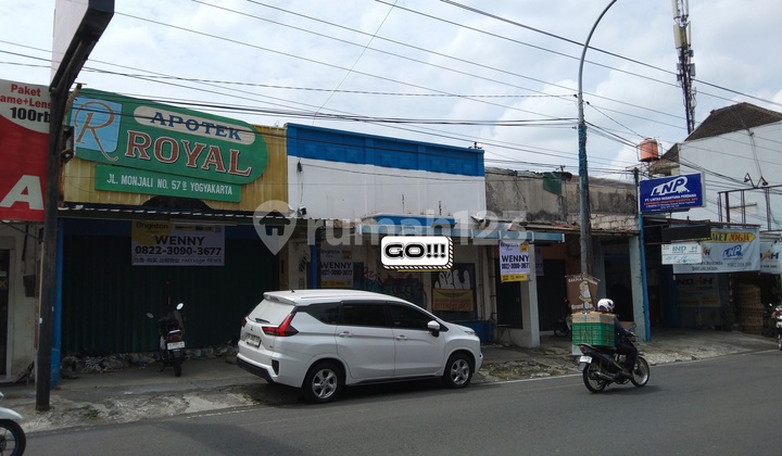 Monjali Near UGM Campus, Three Shophouses Combined into One 2