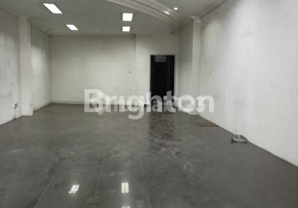 Jl. Magelang Kodya Komersial Dikelilingi Bank Showroom Jl. Magelang Kodya Komersial Dikelilingi Bank Showroom