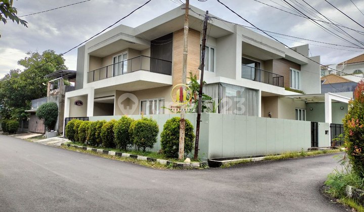 Semi-Furnished Luxury House in Turangga Near Sman 8 Bandung Semi-Furnished Luxury House in Turangga Near Sman 8 Bandung