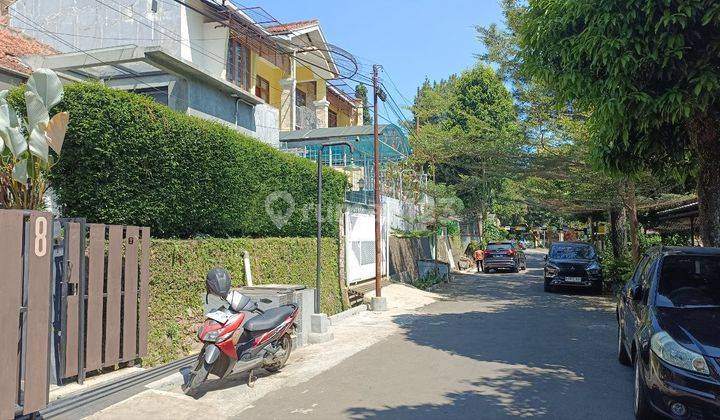 Rumah Bagus Semi Furnished Jalan Lebar SHM di Awligar Bandung  1