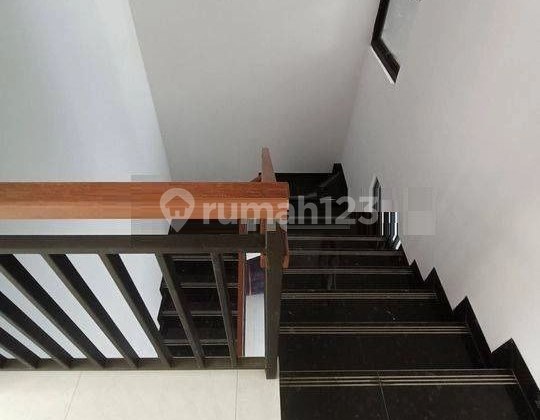 Rumah Baru 2 Lantai Di Turangga! Lokasi Strategis dan Nyaman 2