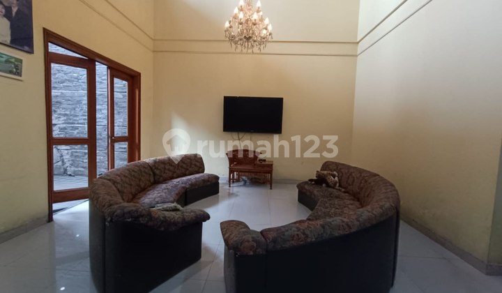 Rumah 2 lantai semi furnished di taman kopo indah bandung 