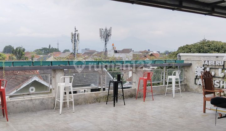 Rumah Cozy 3 Lantai di Turangga Ada Rooftop View Pegunungan