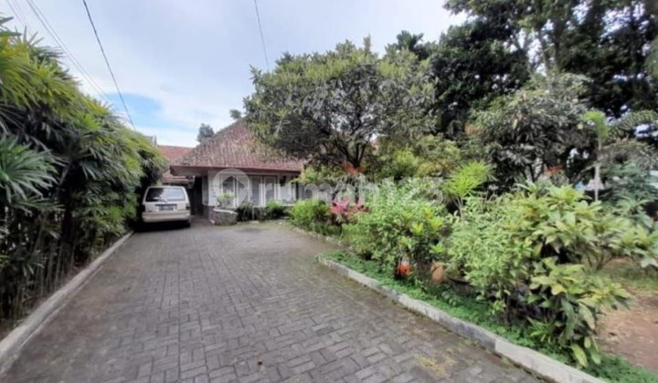 Rare Item! Rumah Main Road R.e Martadinata di Jantung Bandung Rare Item! Rumah Main Road R.e Martadinata di Jantung Bandung